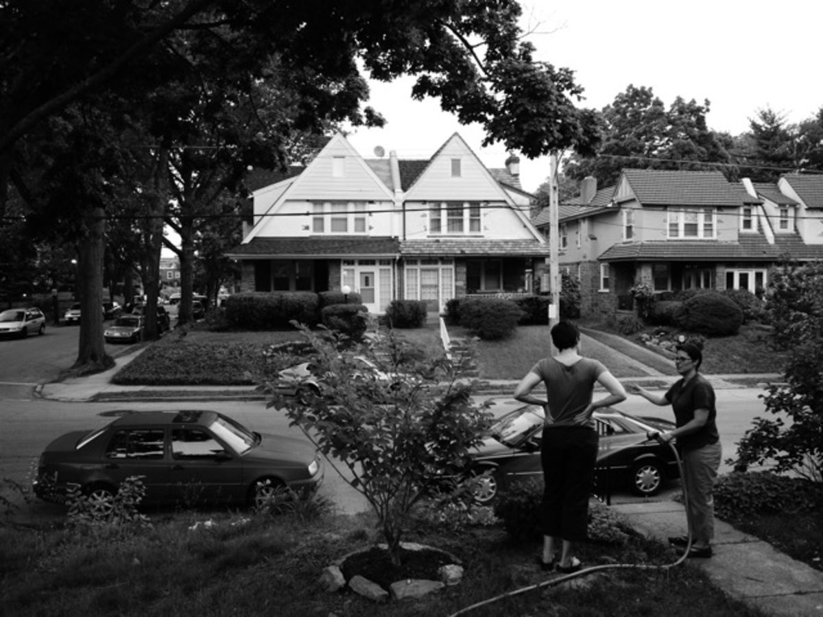 Gretchen and Stephanie in the yard